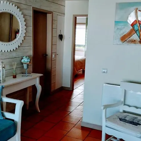 Apartment R. Teixeira Da Mota Lagos
